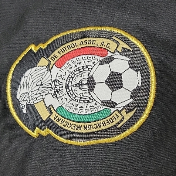 Federacion Mexicana Soccer Athletic Shirt - XL Raul Jimenez #9 - Picture 2 of 5